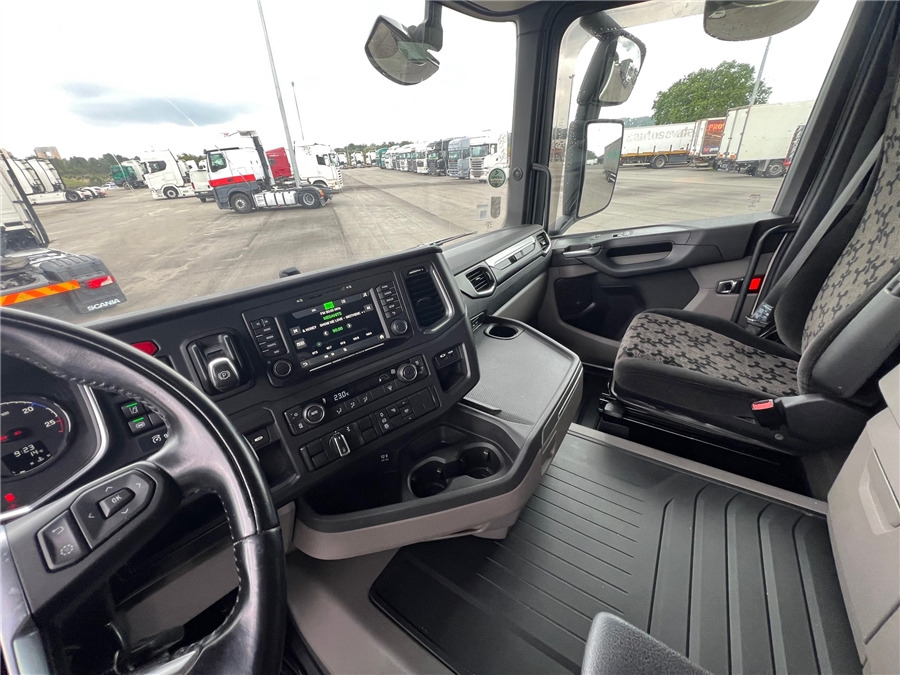 Влекач Scania R450: снимка 18