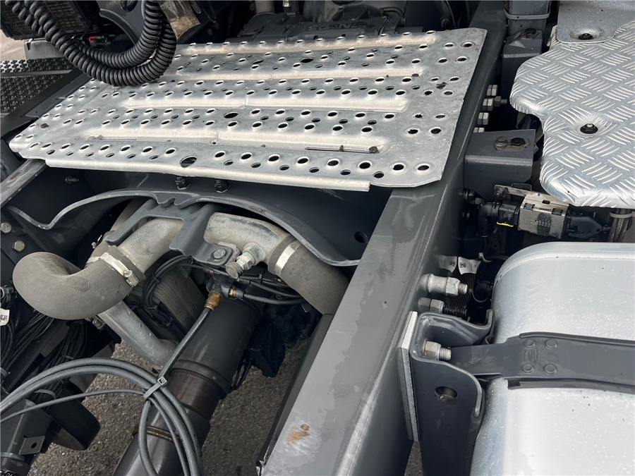 Влекач Scania R450: снимка 9