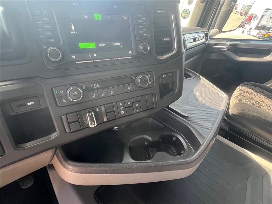 Влекач Scania R450: снимка 19