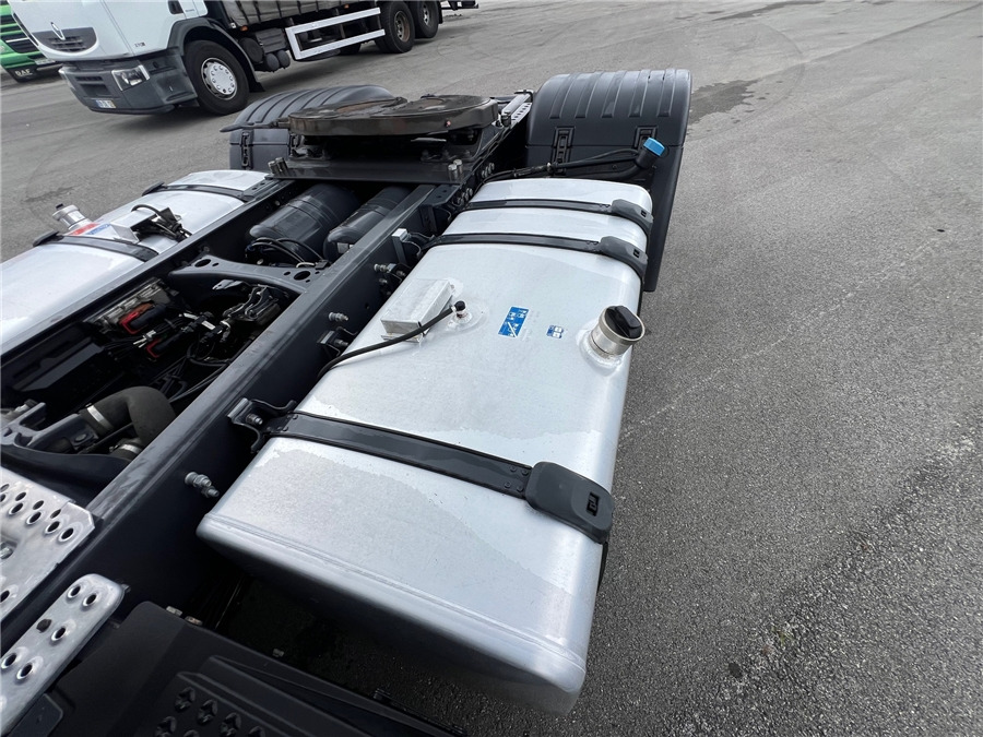 Влекач Scania R450: снимка 11