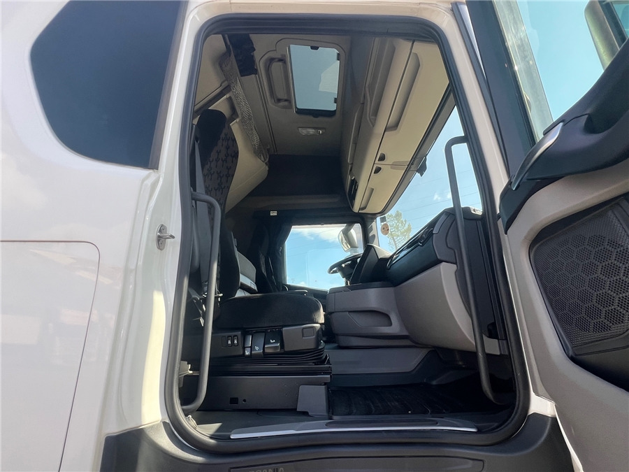 Влекач Scania R450: снимка 13