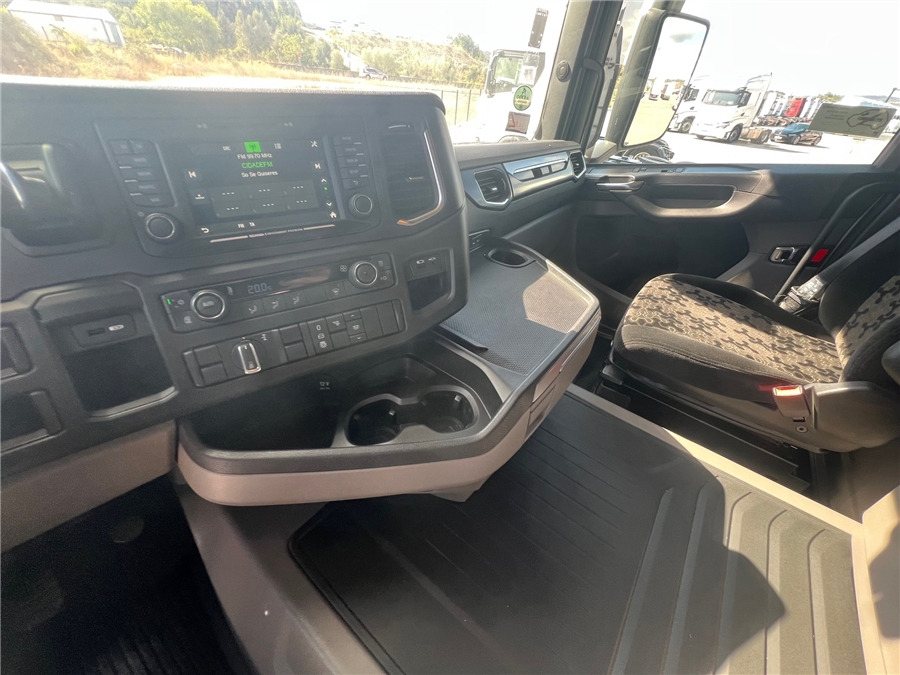 Влекач Scania R450: снимка 20