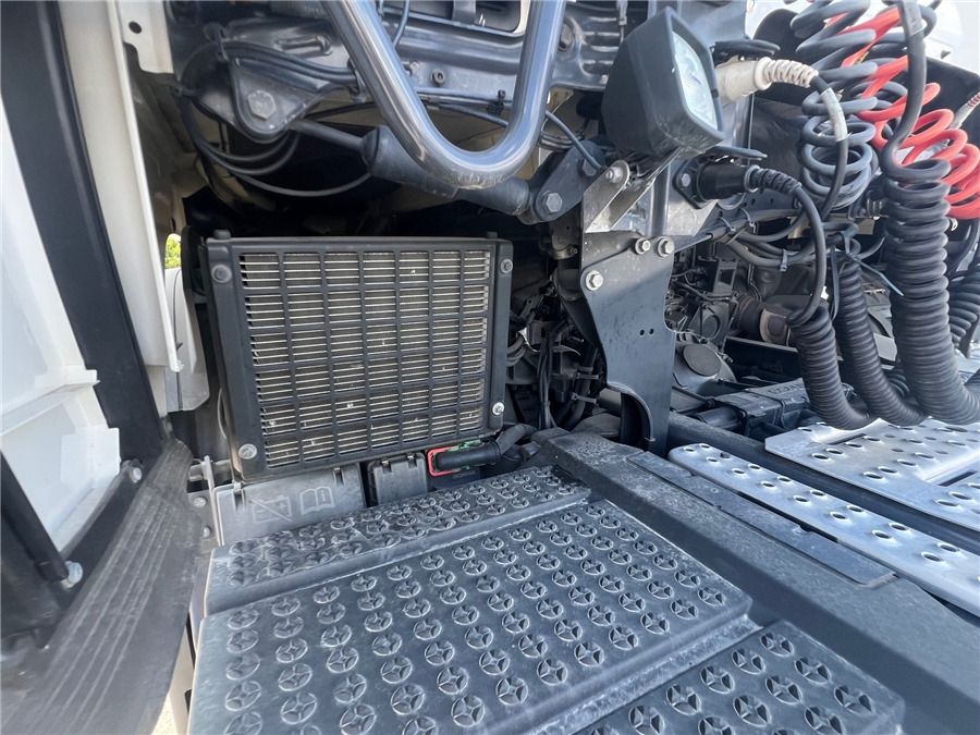 Влекач Scania R450: снимка 11