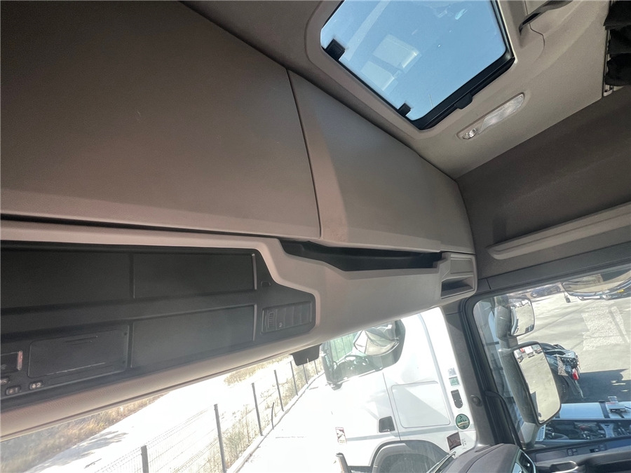 Влекач Scania R450: снимка 18