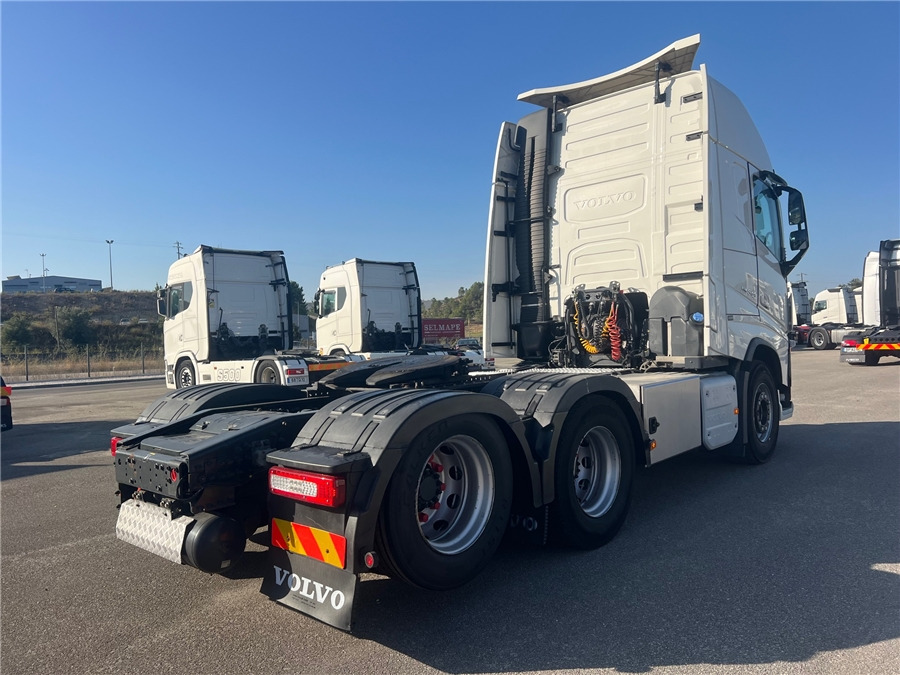 Volvo FH540 / RETARDER - Влекач: снимка 4 Volvo FH540 / RETARDER - Влекач: снимка 4