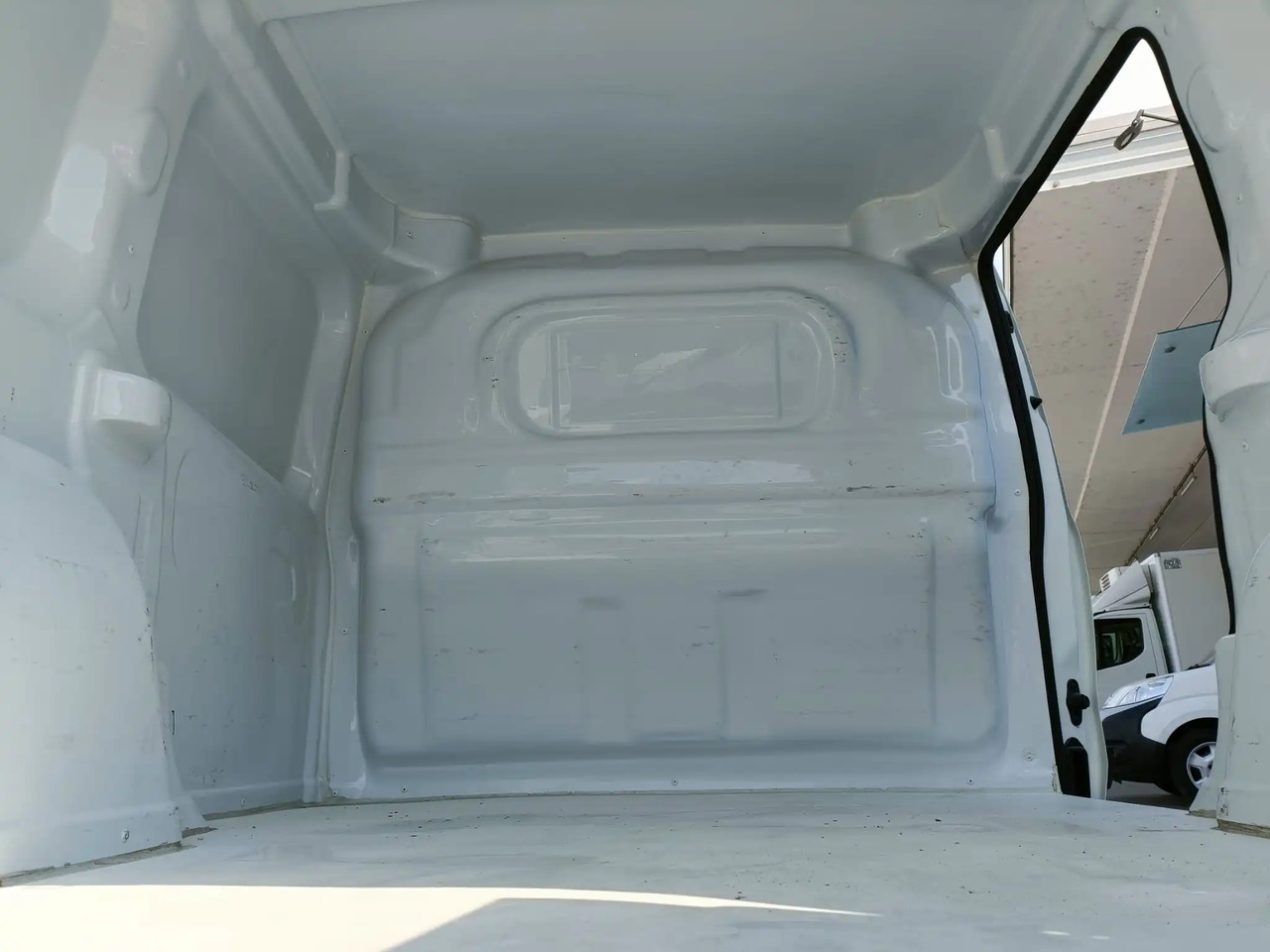 FIAT DOBLO CARGO 1.3 MJT SX - Товарен бус: снимка 4 FIAT DOBLO CARGO 1.3 MJT SX - Товарен бус: снимка 4