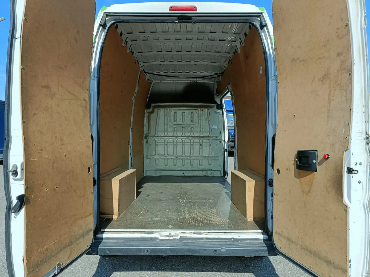FIAT DUCATO L3H3 3.0 CC CNG - Товарен бус: снимка 4 FIAT DUCATO L3H3 3.0 CC CNG - Товарен бус: снимка 4