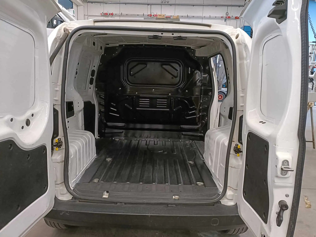 FIAT FIORINO SX - Товарен бус: снимка 4 FIAT FIORINO SX - Товарен бус: снимка 4