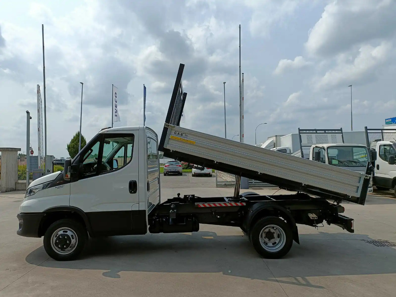 IVECO DAILY 35C16 3000 cc KM 0 - Бус самосвал: снимка 3 IVECO DAILY 35C16 3000 cc KM 0 - Бус самосвал: снимка 3
