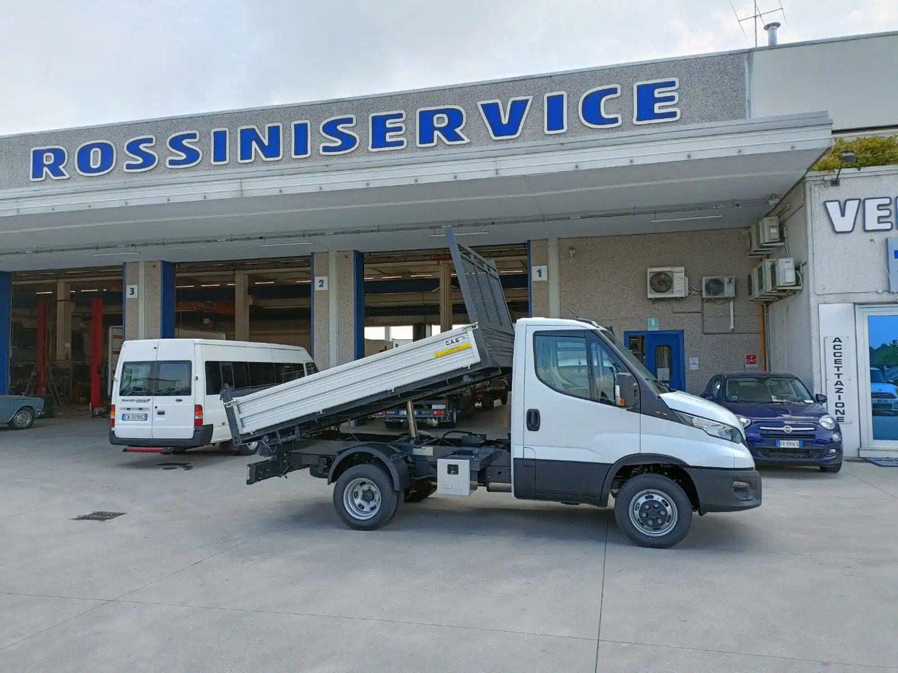 IVECO DAILY 35C16 3000 cc KM 0 - Бус самосвал: снимка 3 IVECO DAILY 35C16 3000 cc KM 0 - Бус самосвал: снимка 3