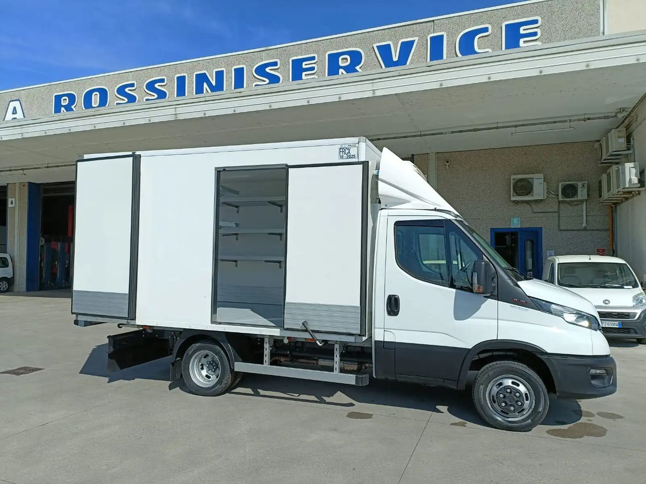 IVECO DAILY 35C18 FRCX 10/2025 - Хладилен бус: снимка 3 IVECO DAILY 35C18 FRCX 10/2025 - Хладилен бус: снимка 3