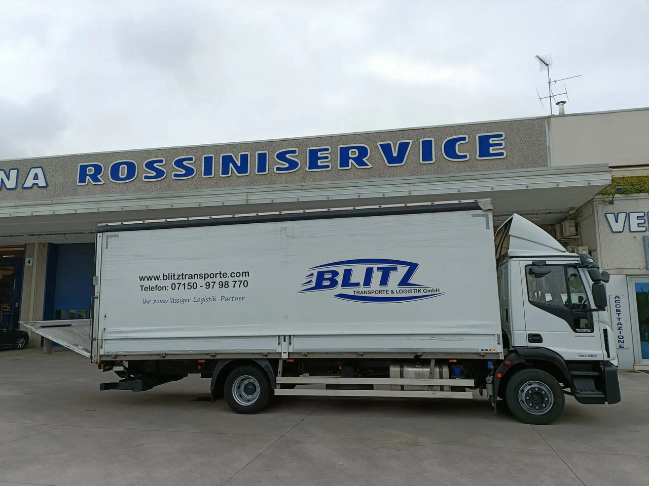 IVECO EUROCARGO 120E25P - Камион с брезент: снимка 3 IVECO EUROCARGO 120E25P - Камион с брезент: снимка 3