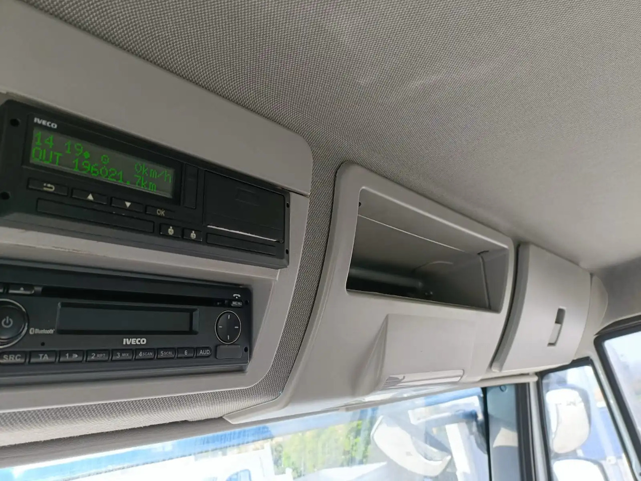 IVECO EUROCARGO 140E28P - Шаси кабина: снимка 2 IVECO EUROCARGO 140E28P - Шаси кабина: снимка 2