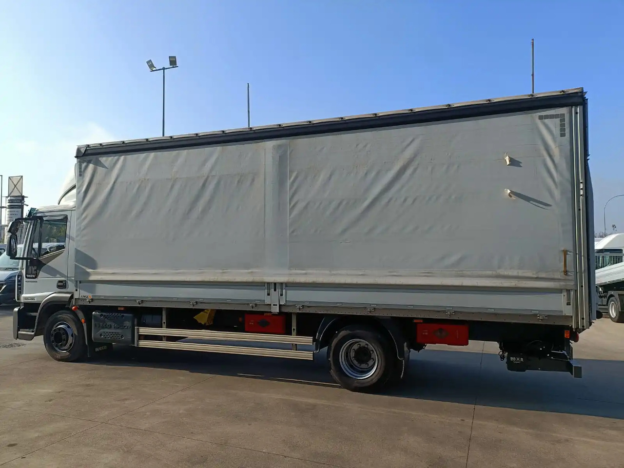 IVECO EUROCARGO 140E28P - Камион с брезент: снимка 5 IVECO EUROCARGO 140E28P - Камион с брезент: снимка 5