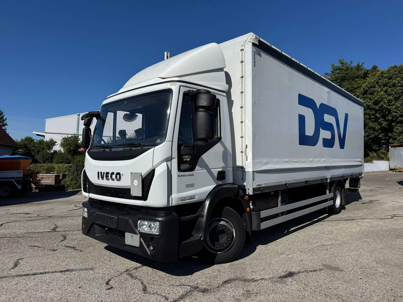 IVECO EUROCARGO 140E28P - Камион с брезент: снимка 1 IVECO EUROCARGO 140E28P - Камион с брезент: снимка 1