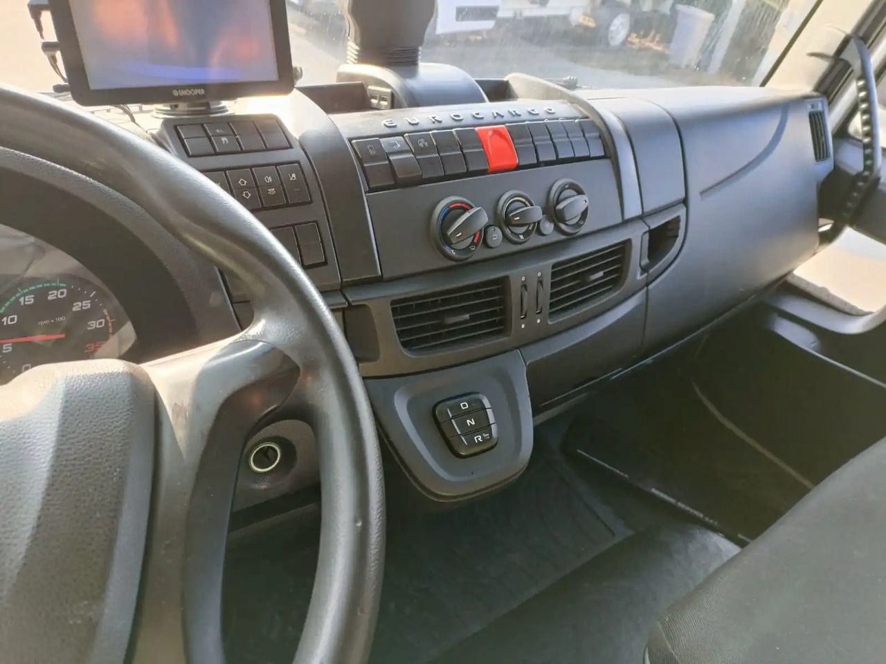 IVECO EUROCARGO 140E28P - Шаси кабина: снимка 5 IVECO EUROCARGO 140E28P - Шаси кабина: снимка 5