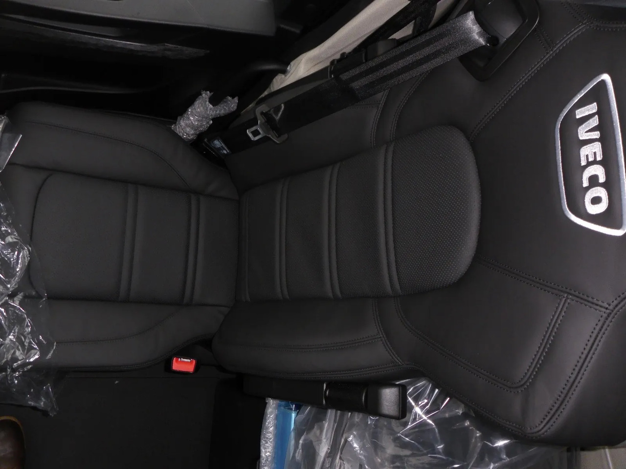 IVECO S-WAY 570 TP FULL - Шаси кабина: снимка 4 IVECO S-WAY 570 TP FULL - Шаси кабина: снимка 4