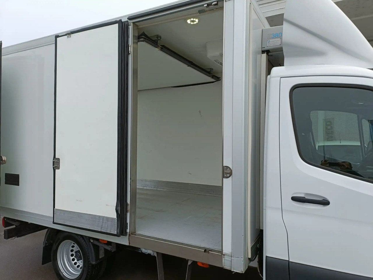 Хладилен бус MERCEDES BENZ SPRINTER 415 150 CV: снимка 7 Хладилен бус MERCEDES BENZ SPRINTER 415 150 CV: снимка 7