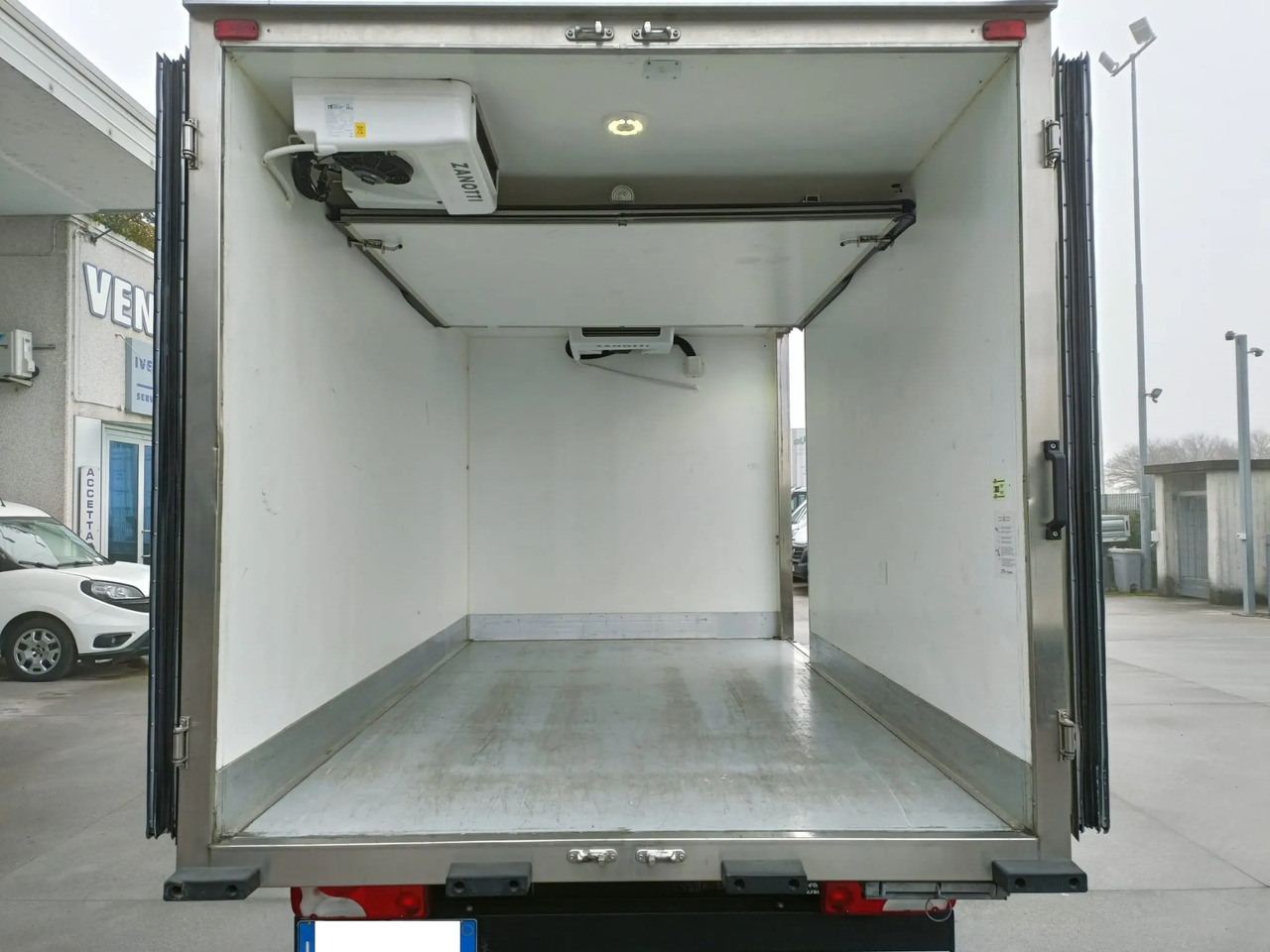 Хладилен бус MERCEDES BENZ SPRINTER 415 150 CV: снимка 6 Хладилен бус MERCEDES BENZ SPRINTER 415 150 CV: снимка 6