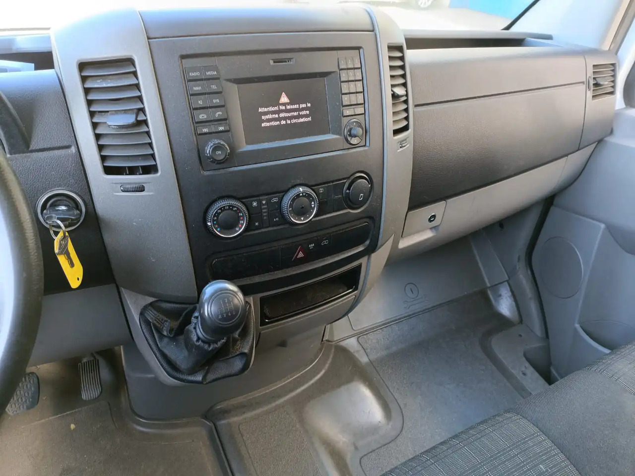 MERCEDES BENZ SPRINTER 514 CDI 3T5 - Брезентов бус: снимка 4 MERCEDES BENZ SPRINTER 514 CDI 3T5 - Брезентов бус: снимка 4