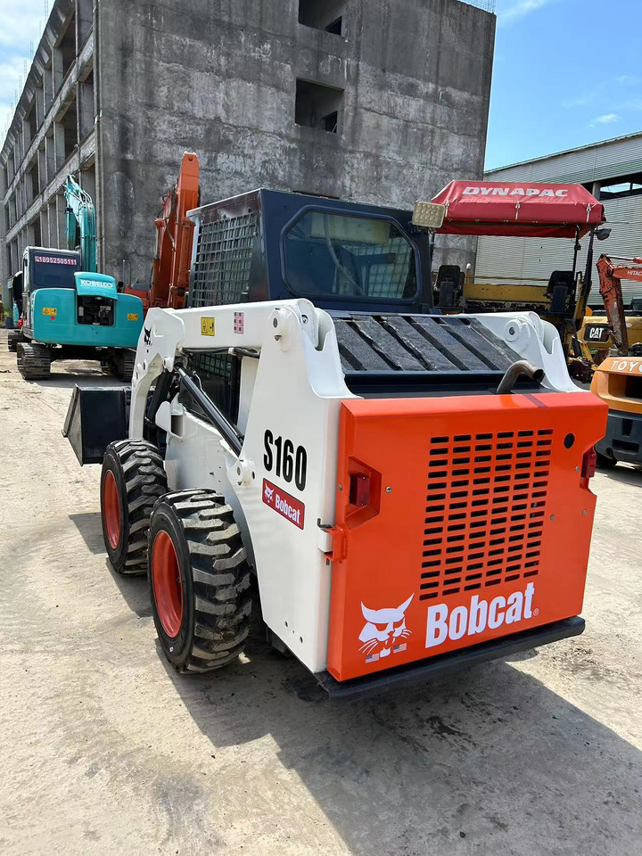 Bobcat S160 - Мини челен товарач: снимка 3 Bobcat S160 - Мини челен товарач: снимка 3