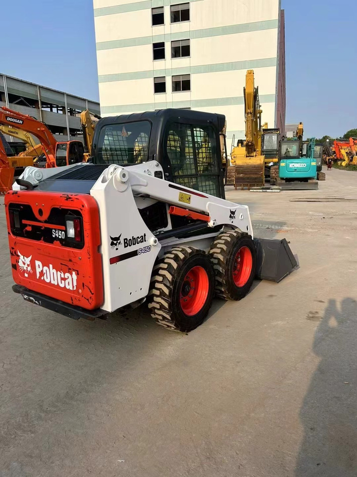 Bobcat S450 - Мини челен товарач: снимка 3 Bobcat S450 - Мини челен товарач: снимка 3