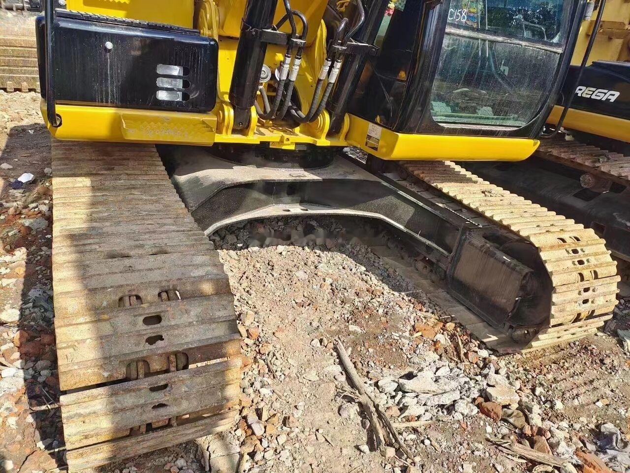 CATERPILLAR 313D2 - Верижен багер: снимка 1 CATERPILLAR 313D2 - Верижен багер: снимка 1