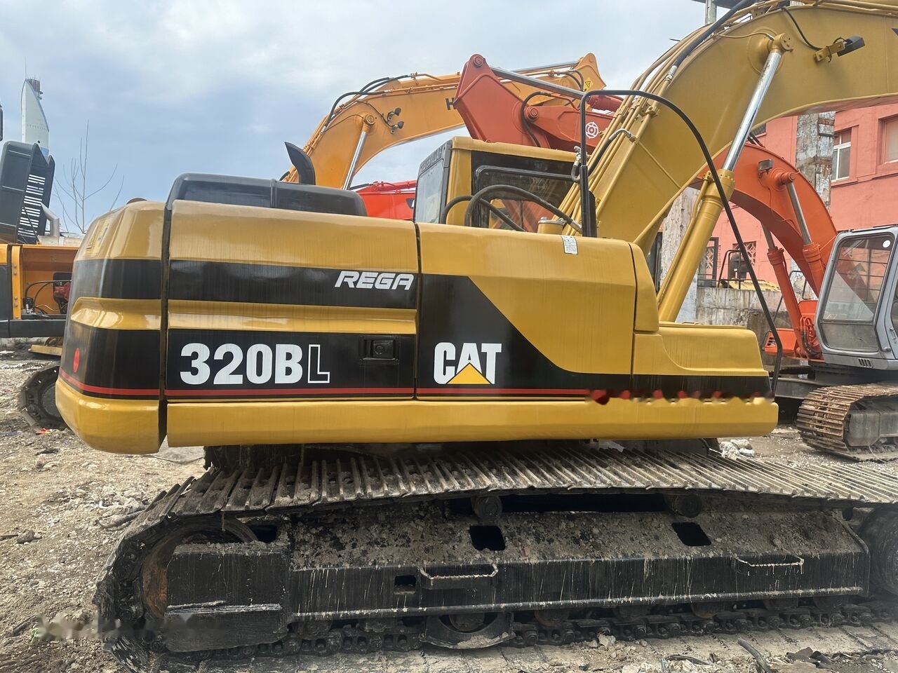 Caterpillar 320B - Верижен багер: снимка 5 Caterpillar 320B - Верижен багер: снимка 5