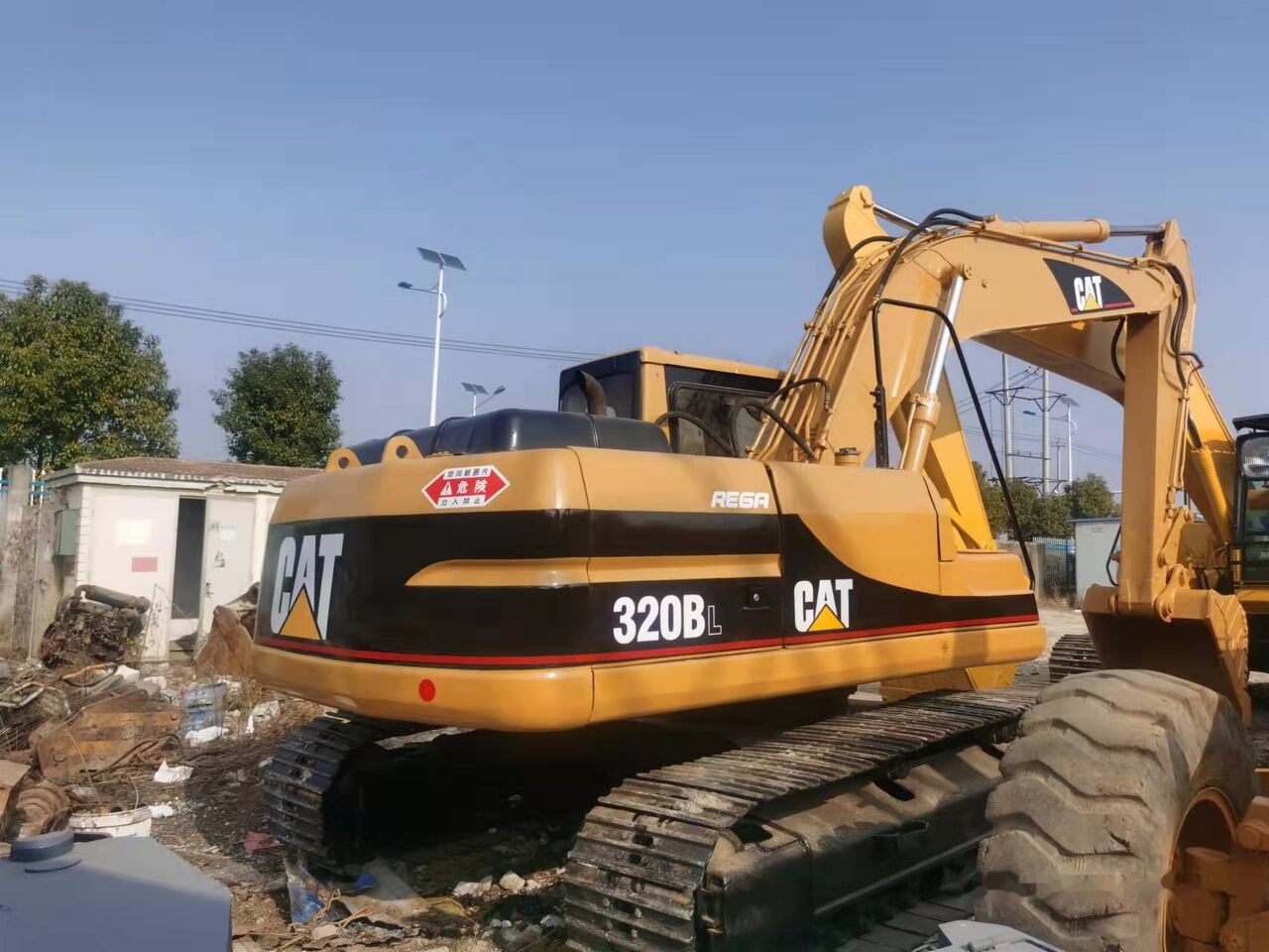 Caterpillar 320B - Верижен багер: снимка 2 Caterpillar 320B - Верижен багер: снимка 2