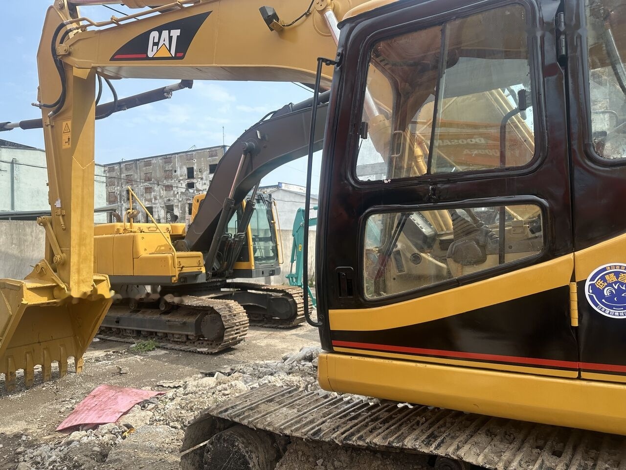 Caterpillar 320B - Верижен багер: снимка 3 Caterpillar 320B - Верижен багер: снимка 3