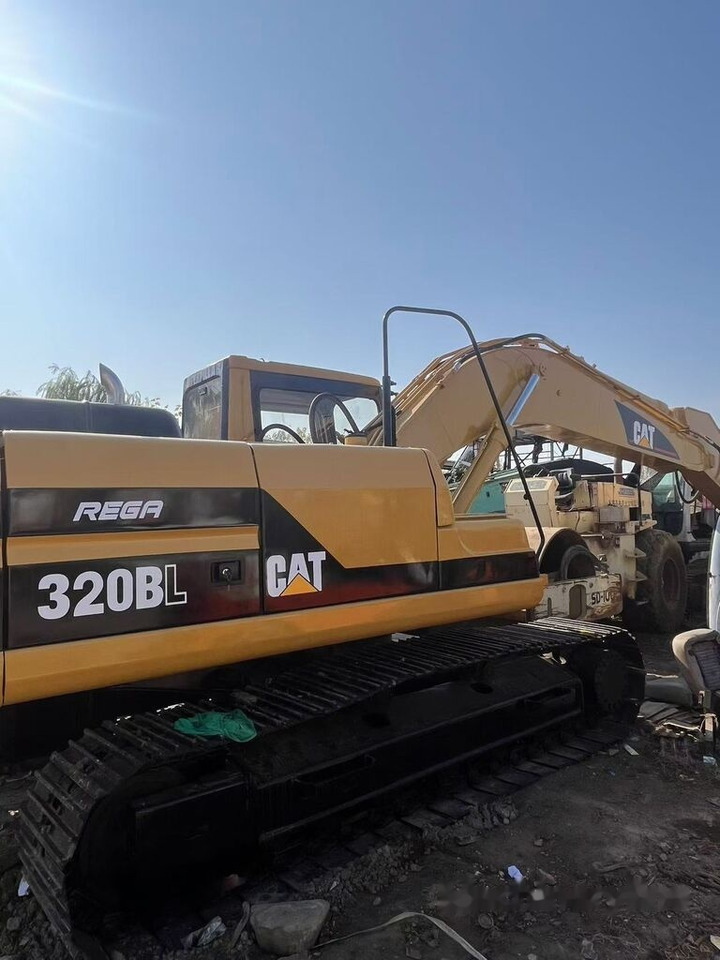 Caterpillar 320BL - Верижен багер: снимка 2 Caterpillar 320BL - Верижен багер: снимка 2