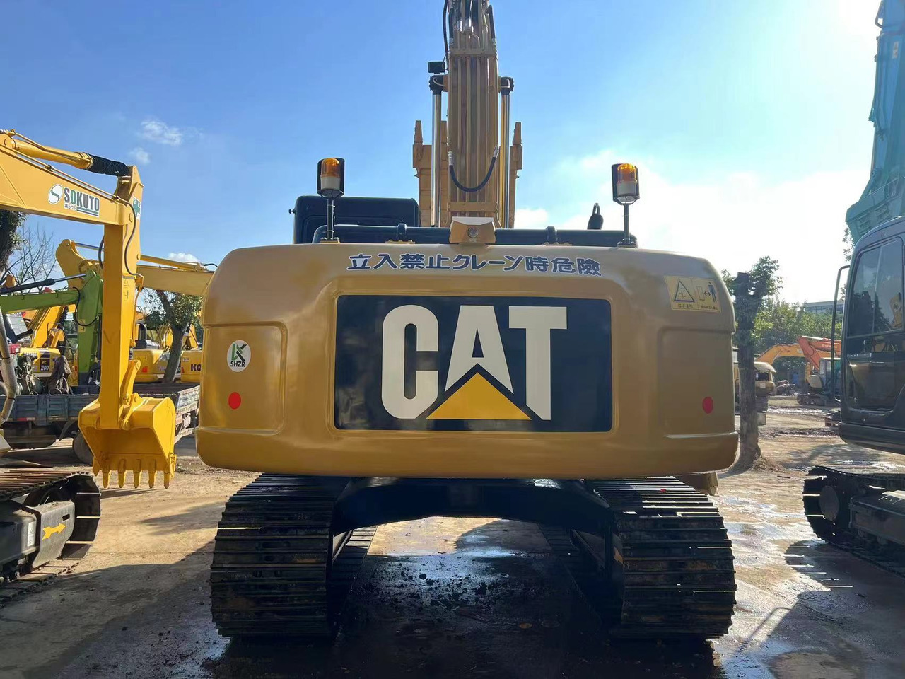 Caterpillar 320D - Верижен багер: снимка 2 Caterpillar 320D - Верижен багер: снимка 2