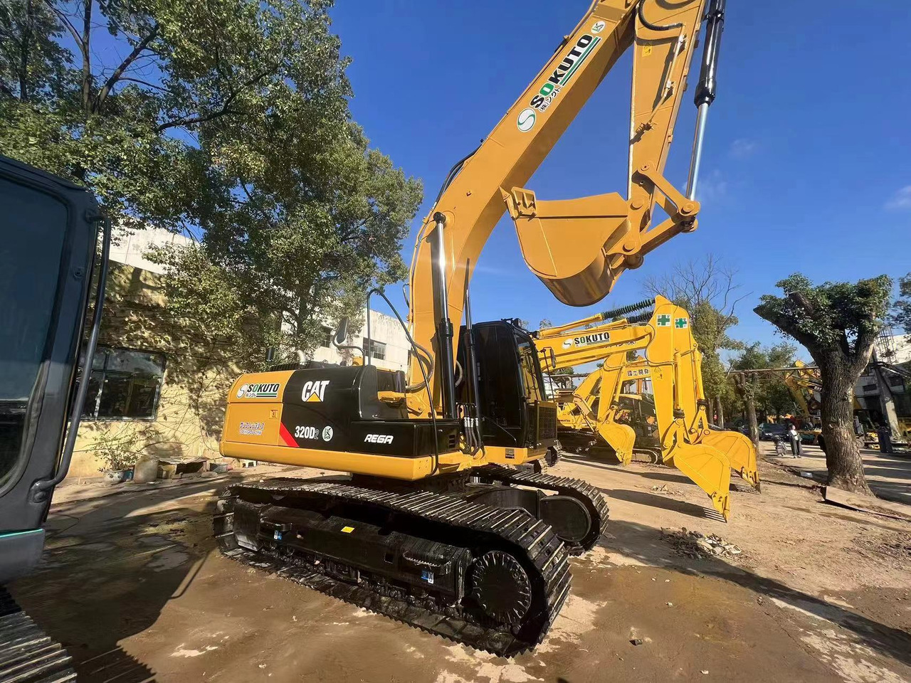 Caterpillar 320D - Верижен багер: снимка 1 Caterpillar 320D - Верижен багер: снимка 1