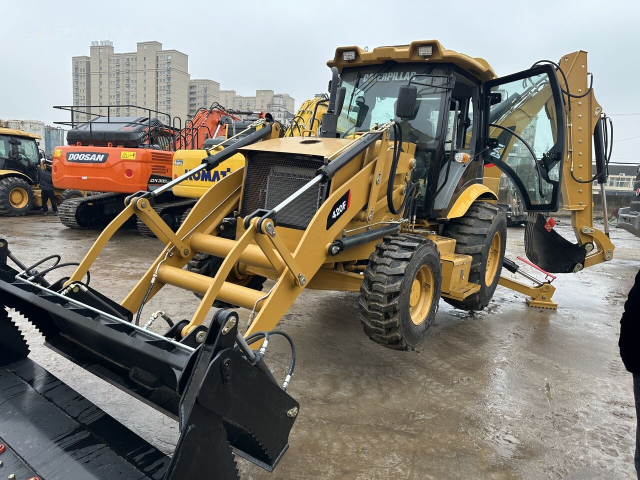Caterpillar 420F - Багер-товарач: снимка 3 Caterpillar 420F - Багер-товарач: снимка 3