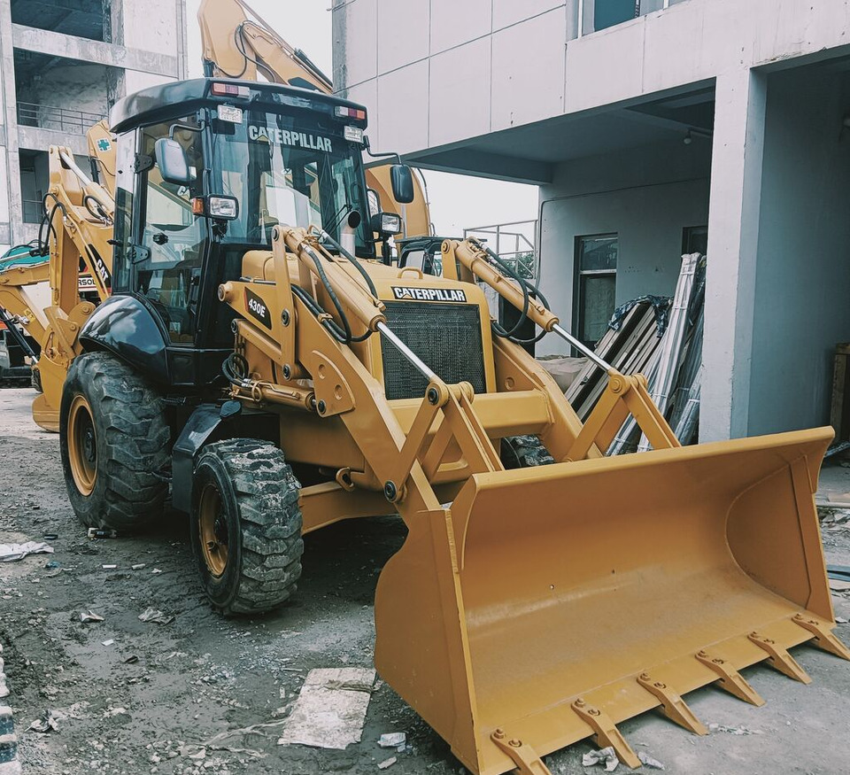 Caterpillar 430F - Багер-товарач: снимка 1 Caterpillar 430F - Багер-товарач: снимка 1