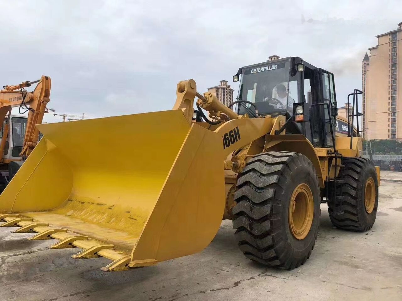 Caterpillar 966H - Колесен товарач: снимка 2 Caterpillar 966H - Колесен товарач: снимка 2