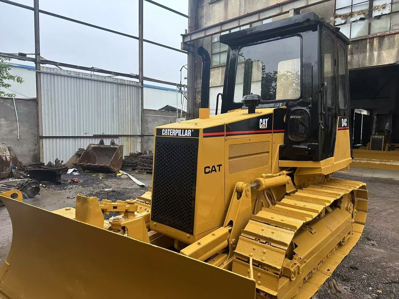 Caterpillar D4C - Булдозер: снимка 3 Caterpillar D4C - Булдозер: снимка 3