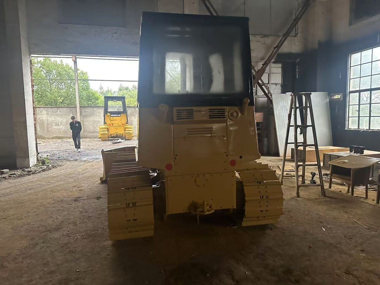 Caterpillar D4C - Булдозер: снимка 2 Caterpillar D4C - Булдозер: снимка 2