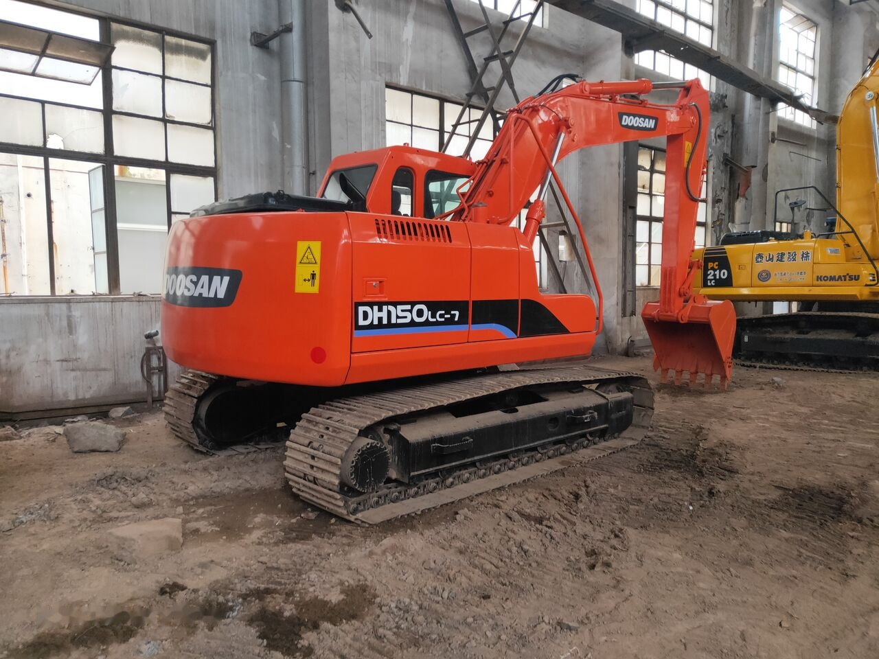 Doosan DH150LC-7 - Верижен багер: снимка 3 Doosan DH150LC-7 - Верижен багер: снимка 3