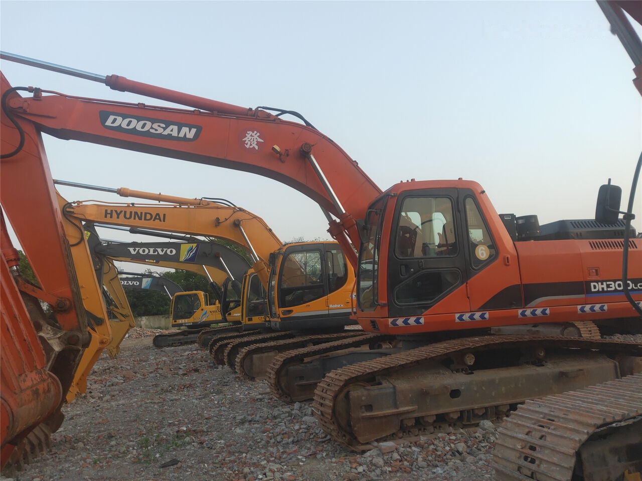 Doosan DH300LC-7 - Верижен багер: снимка 4 Doosan DH300LC-7 - Верижен багер: снимка 4