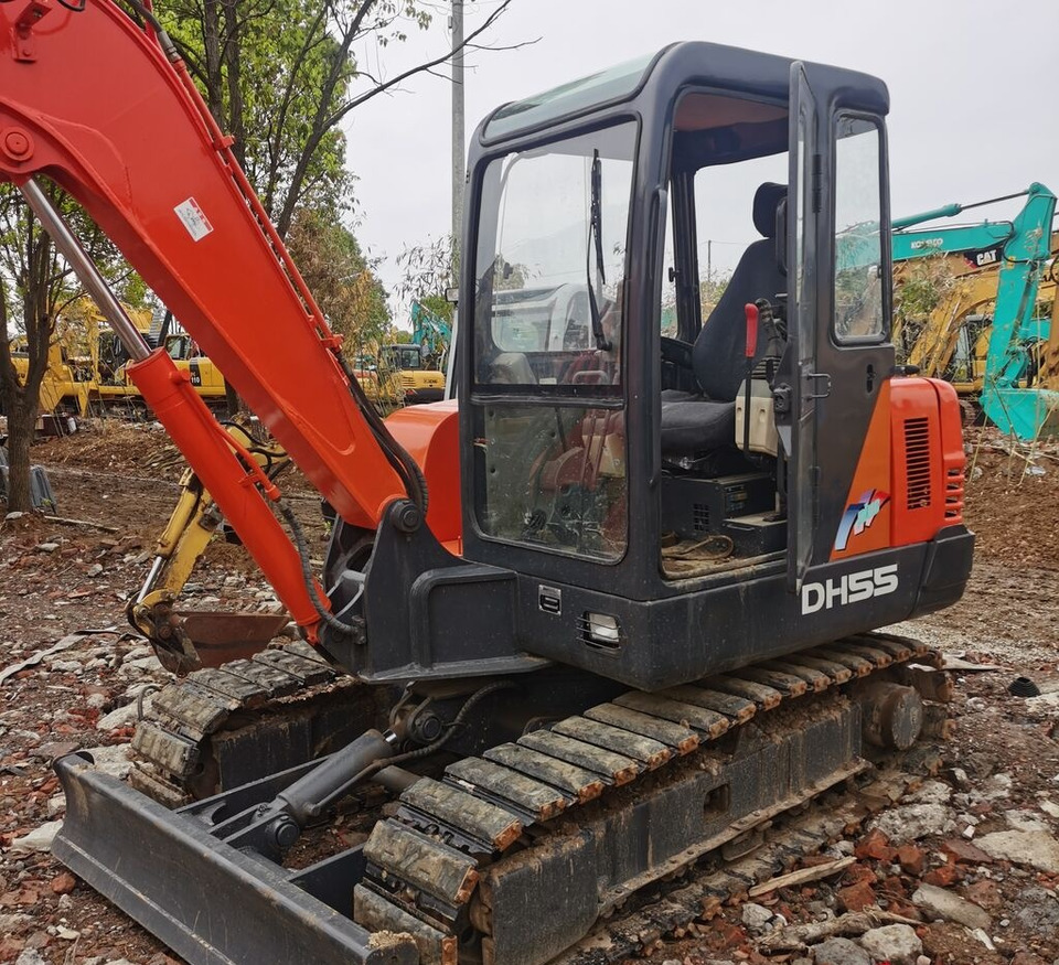 Doosan DH55 - Верижен багер: снимка 3 Doosan DH55 - Верижен багер: снимка 3