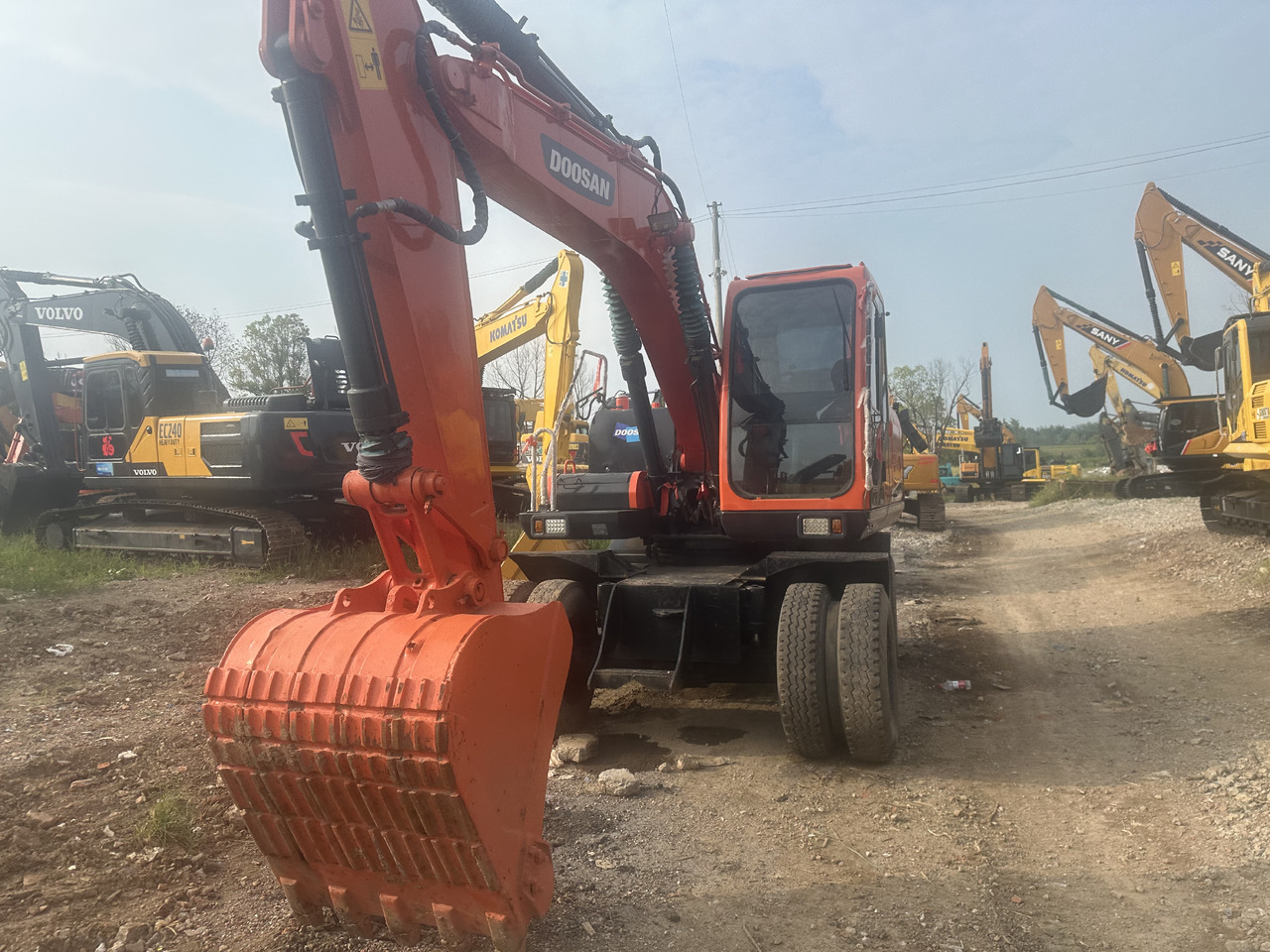 Doosan DX150W-9C - Колесен багер: снимка 5 Doosan DX150W-9C - Колесен багер: снимка 5