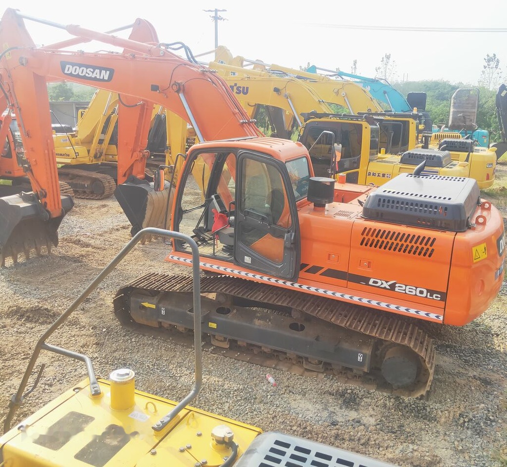 Doosan DX260LC - Верижен багер: снимка 3 Doosan DX260LC - Верижен багер: снимка 3