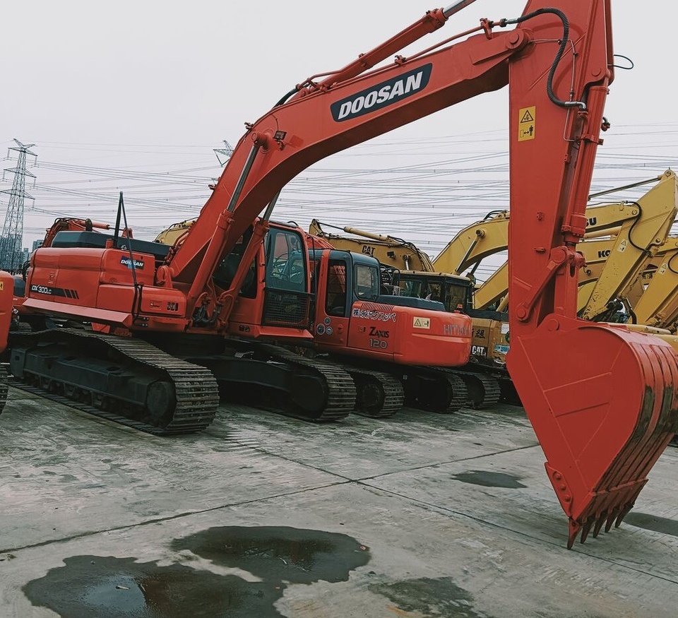 Doosan DX300 - Верижен багер: снимка 4 Doosan DX300 - Верижен багер: снимка 4