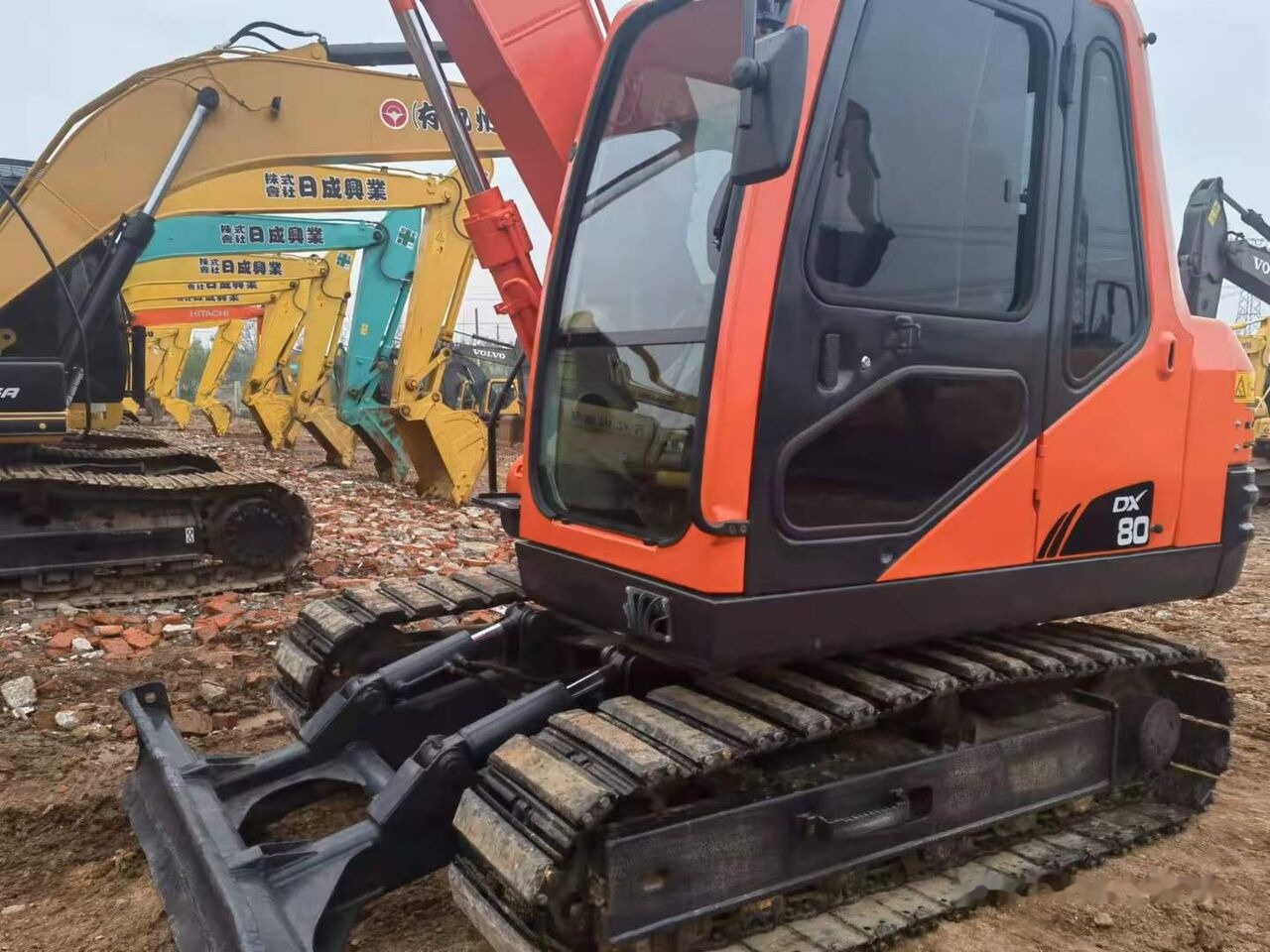 Doosan DX80 - Верижен багер: снимка 4 Doosan DX80 - Верижен багер: снимка 4