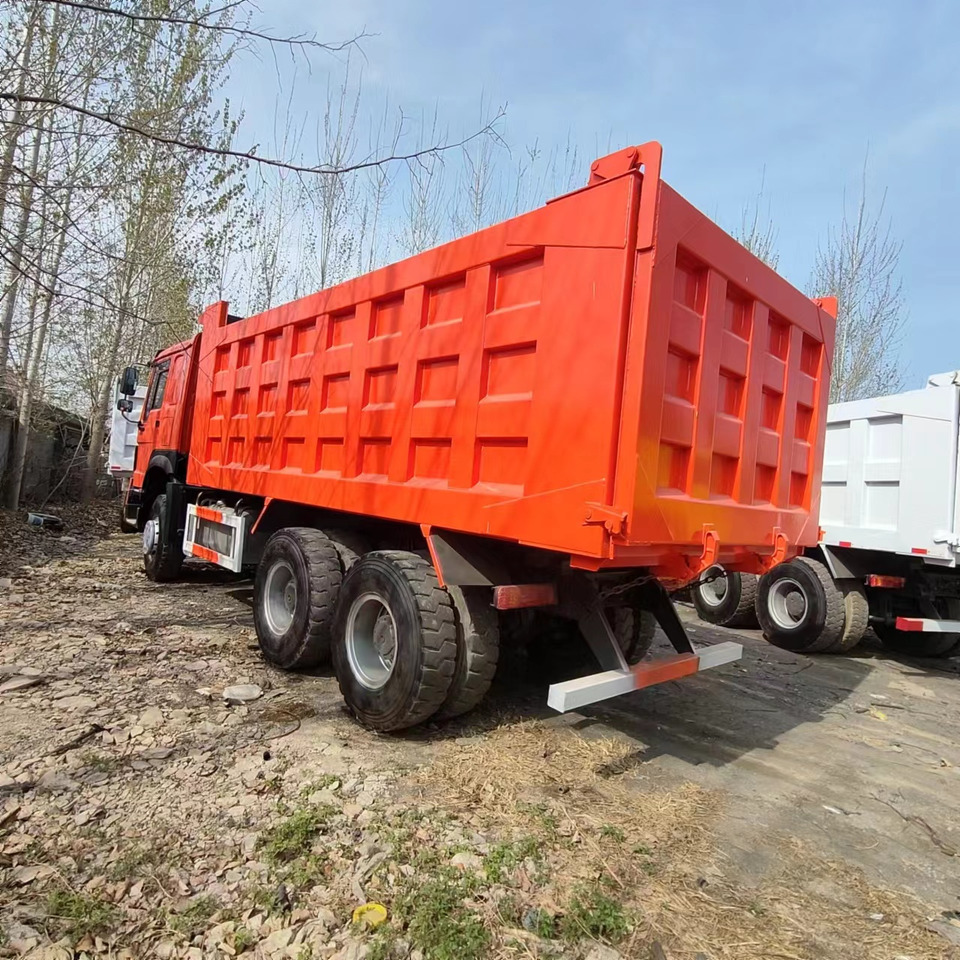 HOWO 371 6X4 - Самосвал камион: снимка 2 HOWO 371 6X4 - Самосвал камион: снимка 2