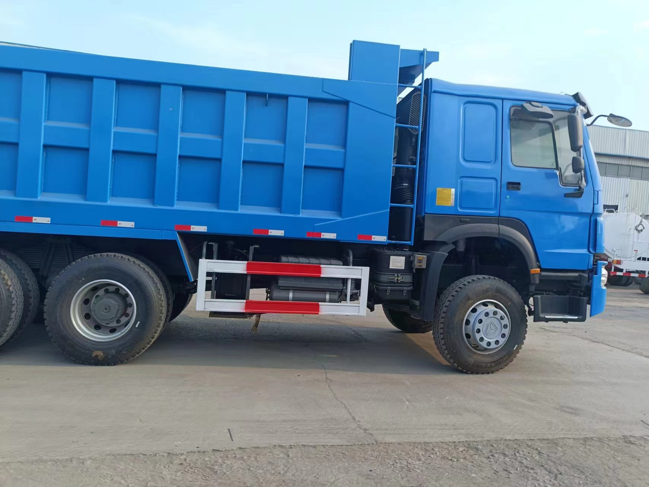 HOWO 371 6X4 - Самосвал камион: снимка 1 HOWO 371 6X4 - Самосвал камион: снимка 1