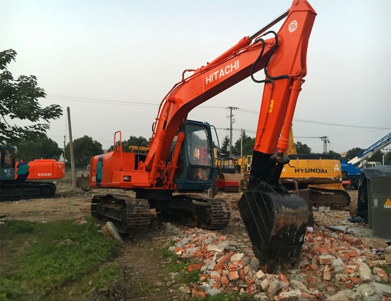 Hitachi EX120-3 - Верижен багер: снимка 1 Hitachi EX120-3 - Верижен багер: снимка 1
