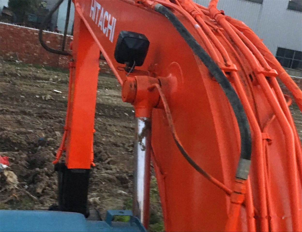 Hitachi EX120-3 - Верижен багер: снимка 2 Hitachi EX120-3 - Верижен багер: снимка 2