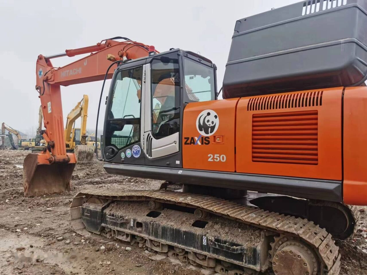 Hitachi ZX250 - Верижен багер: снимка 4 Hitachi ZX250 - Верижен багер: снимка 4